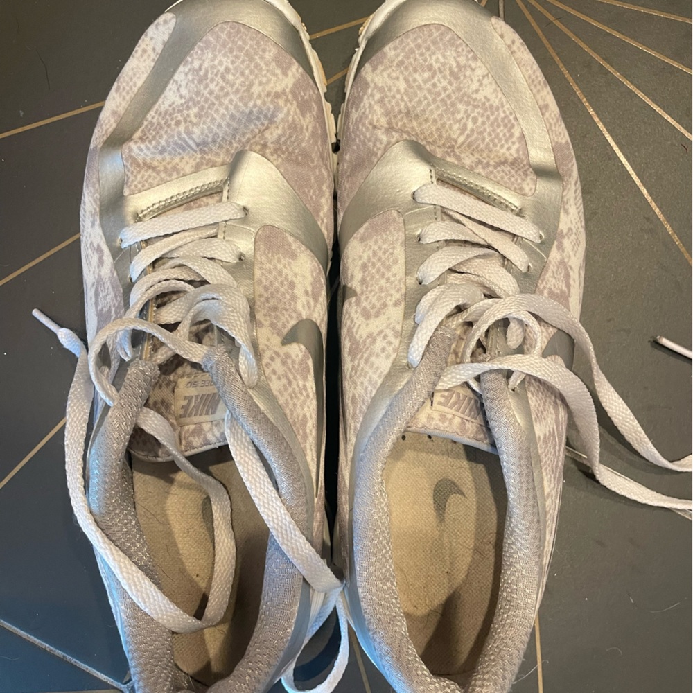 Women’s Nike free 5.0, size 9